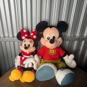 2000 Bundle Jumbo Mickey & Minnie Mouse Stuffed Animals